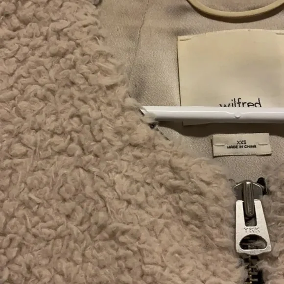 Faux fur vest - Picture 4 of 7